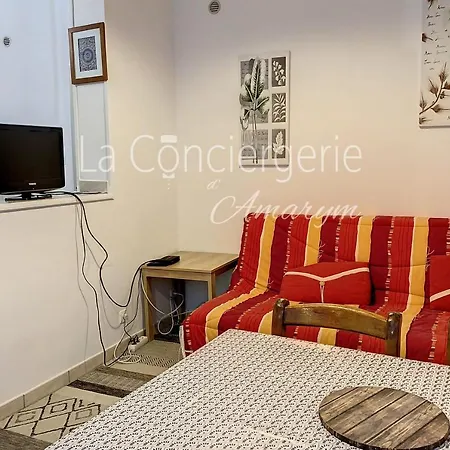 Maison Mitoyenne 2 Chambres Et Petite Vue Mer *